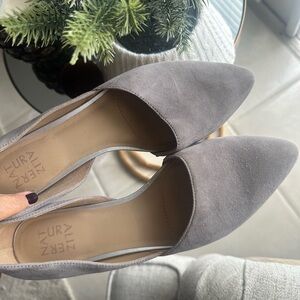 Naturalizer Women's size 9 Suede Flats in Grey